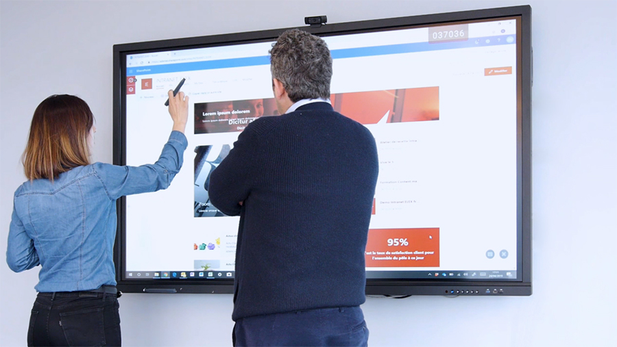 utilisation-speechitouch-ecran-interactif-elex-interview