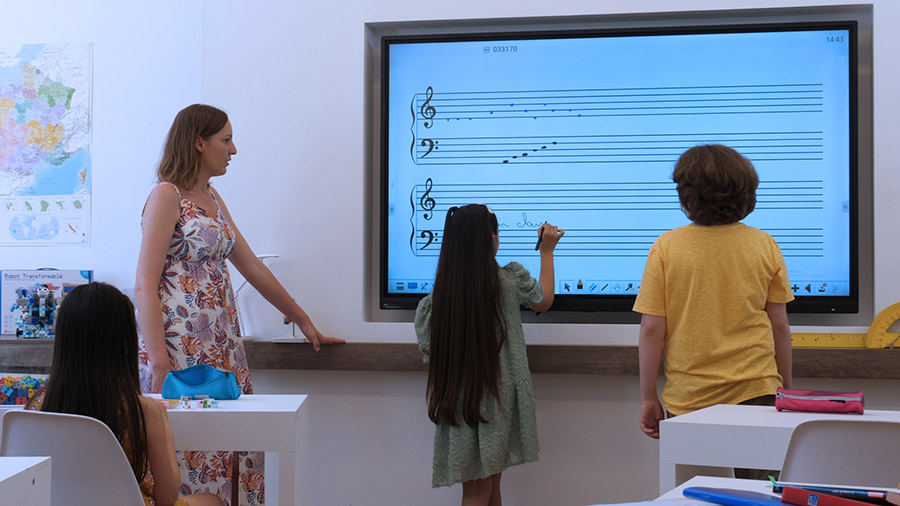 un ENI ou écran numérique interactif à l'école