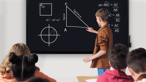 écran capacitif pour enseigner en salle de classe